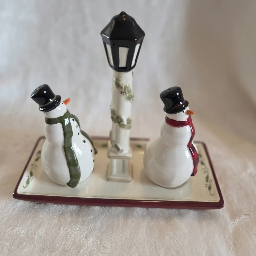 Grasslands Road Snowman Salt & Pepper Shakers with Lamp Post Tray Set - 3pc - Picture 7 of 12